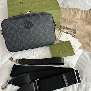 GUCCI women crossbody/wristlet
